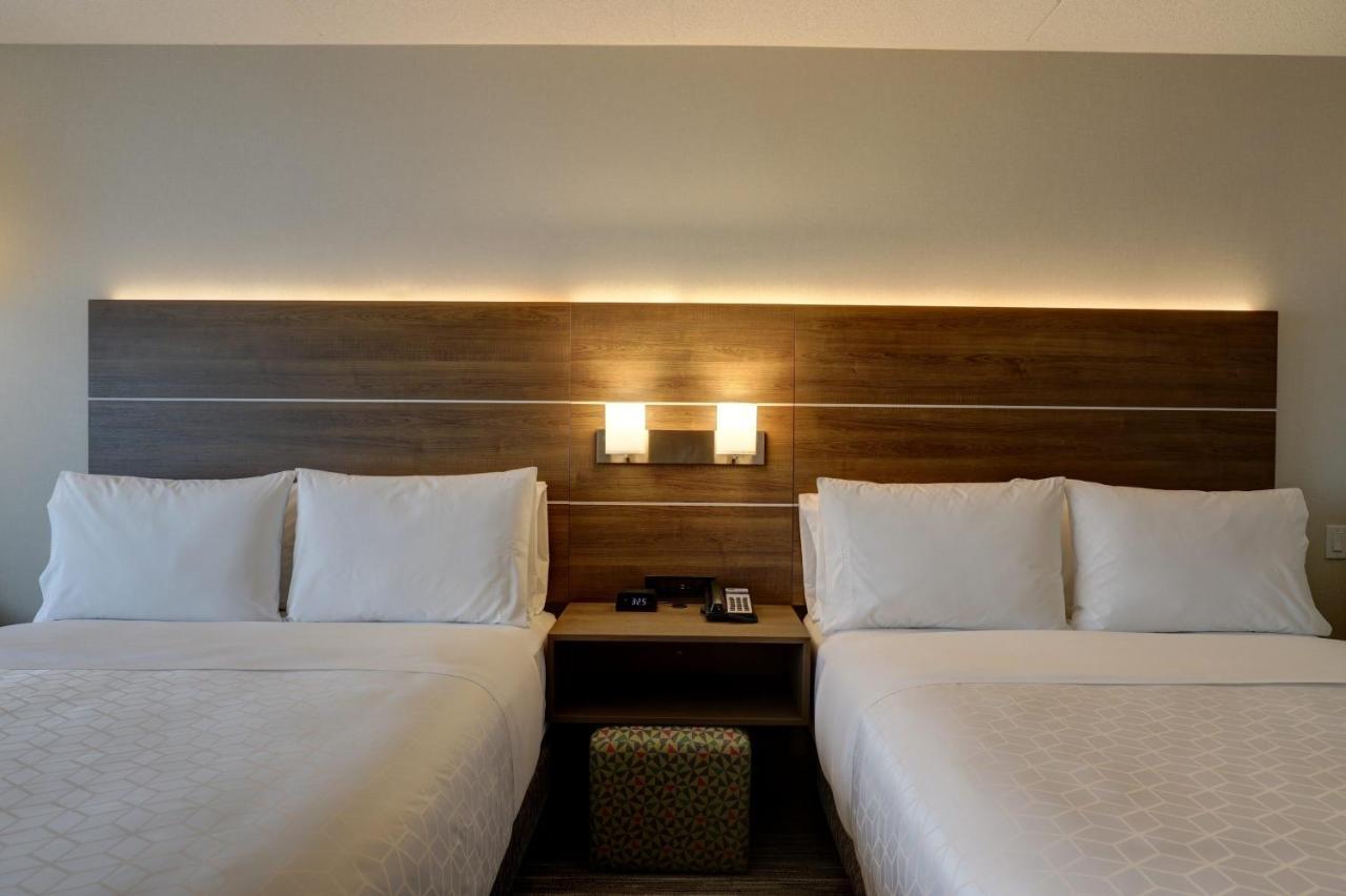 Holiday Inn Express - Kingston West By Ihg Luaran gambar